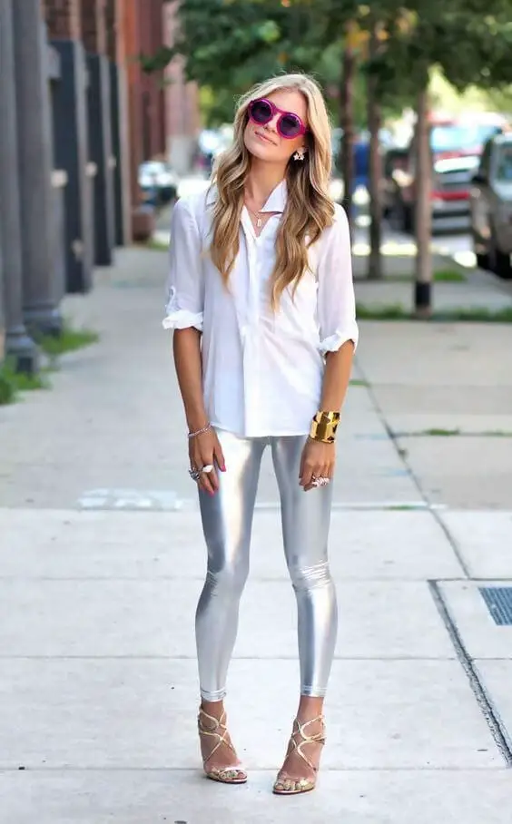 what color top goes with grey leggings